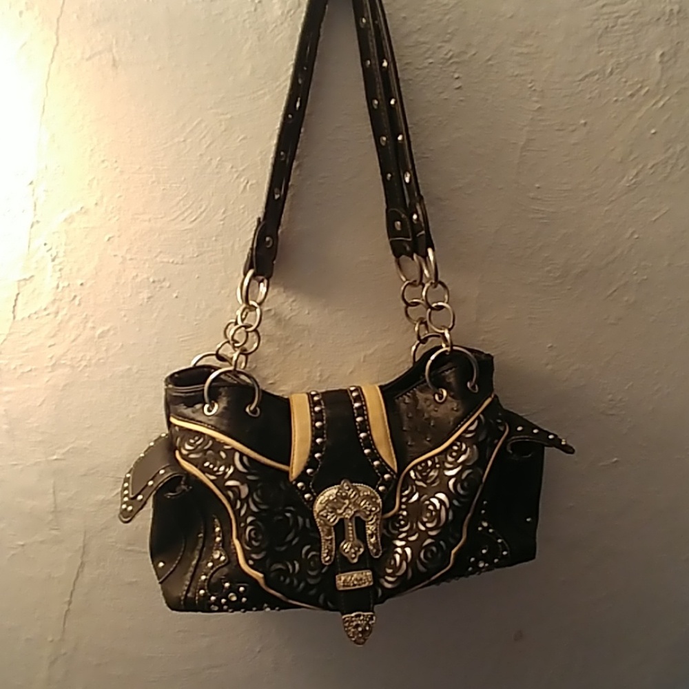 Soooo many pockets!!!